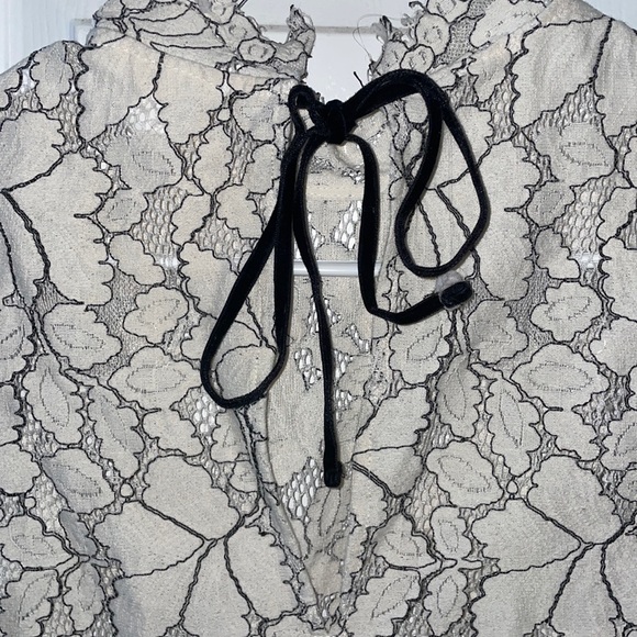 H&M Laced Top - Picture 4 of 6